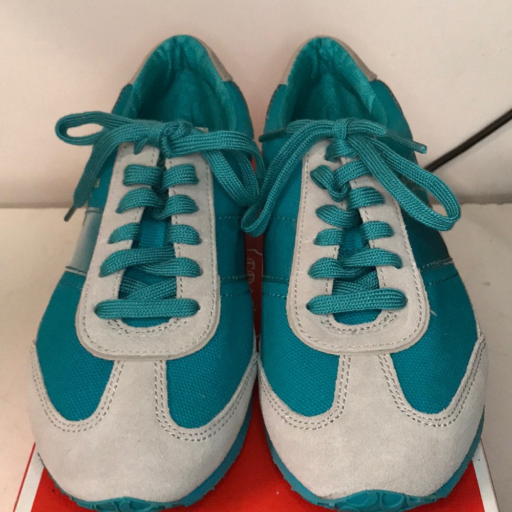 NWB. Coach New York turquoise sneakers